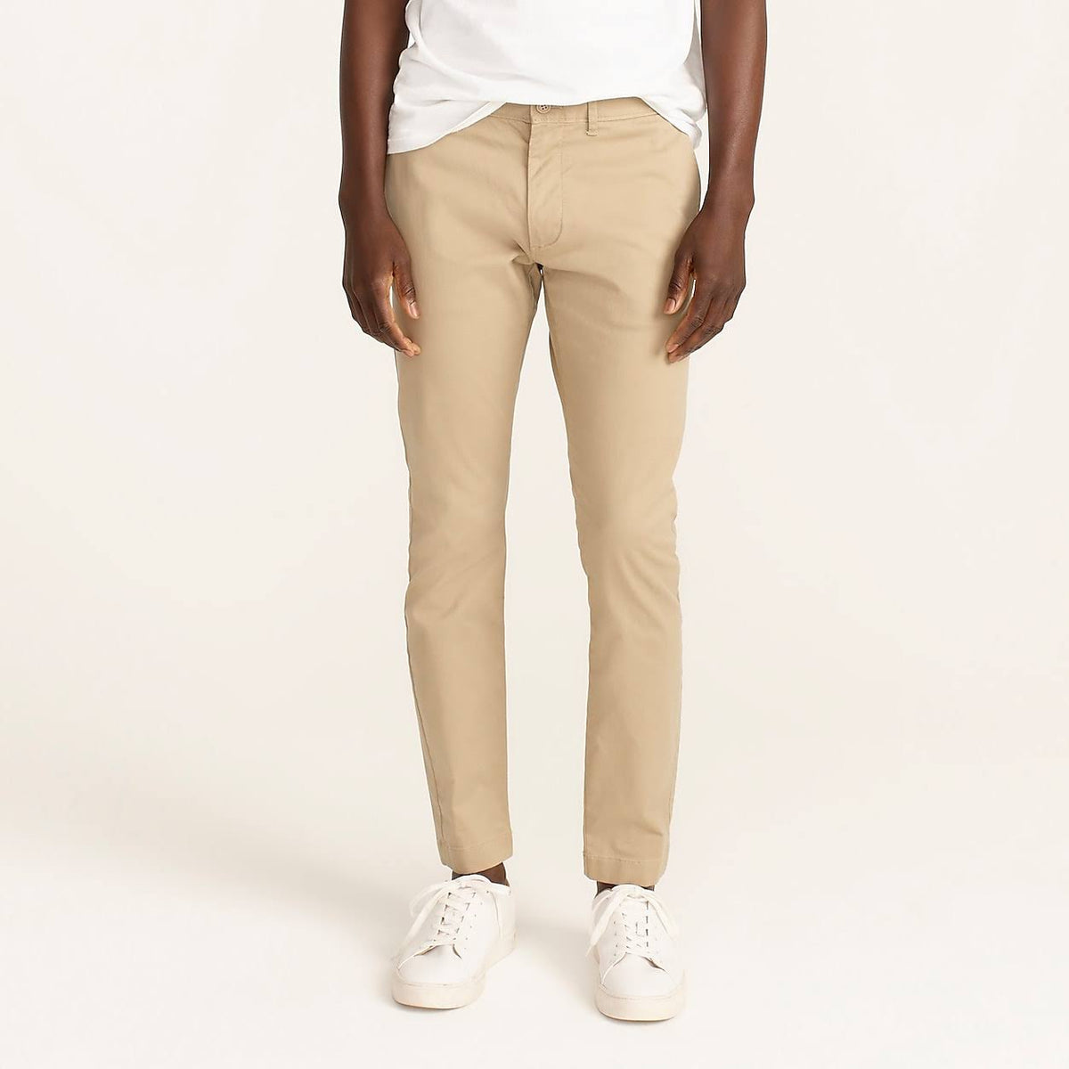 Skinny-Fit Stretch Chino Pant D680927
