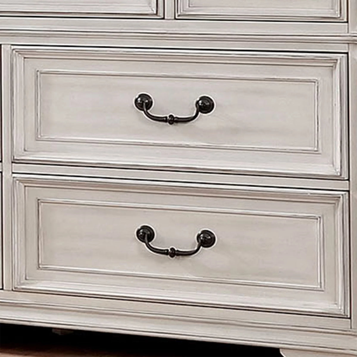 Antique White 7-Drawer Dresser W590532