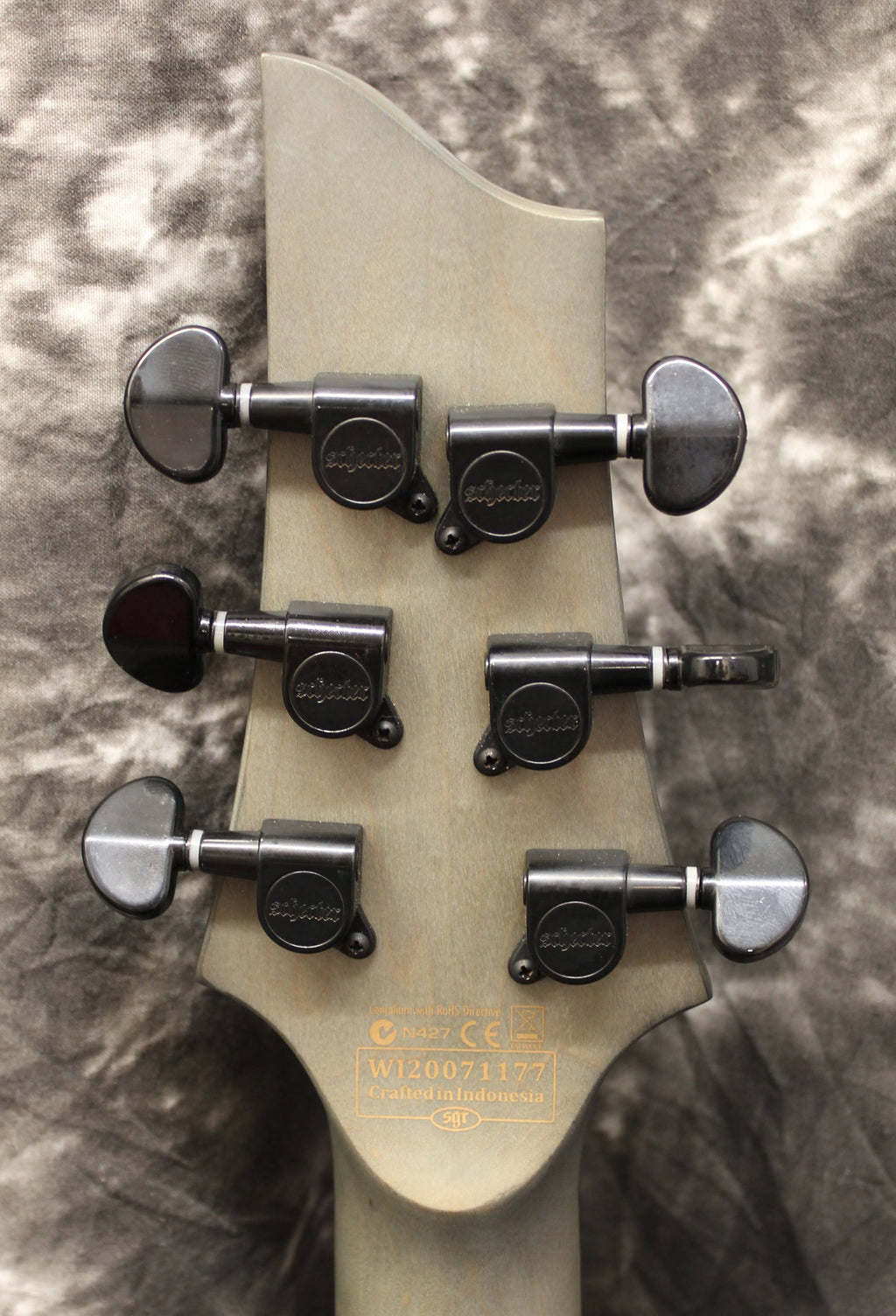 Charcoal Finish Rosewood Fretboard Electric Guitar E152318