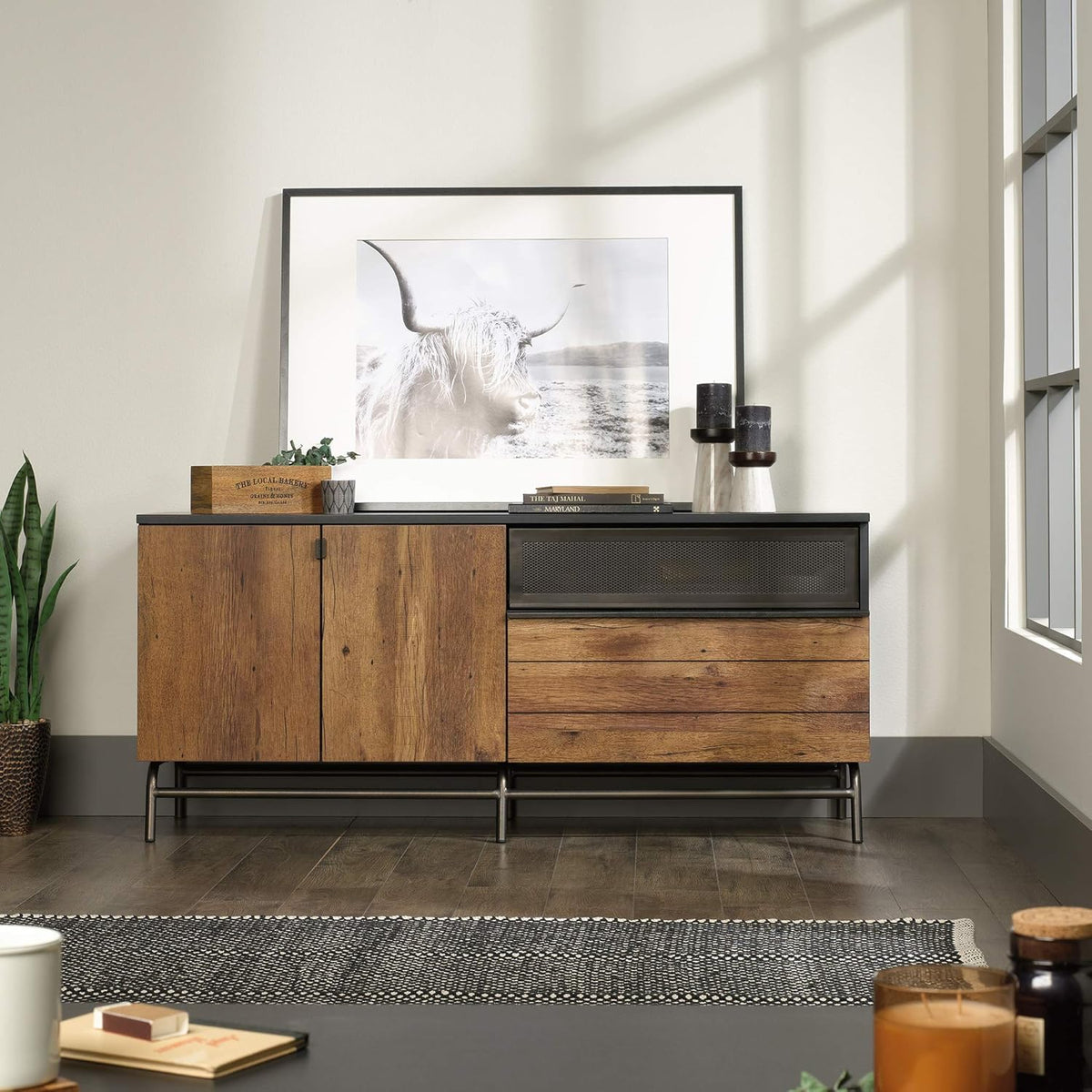 Black Credenza Y966932