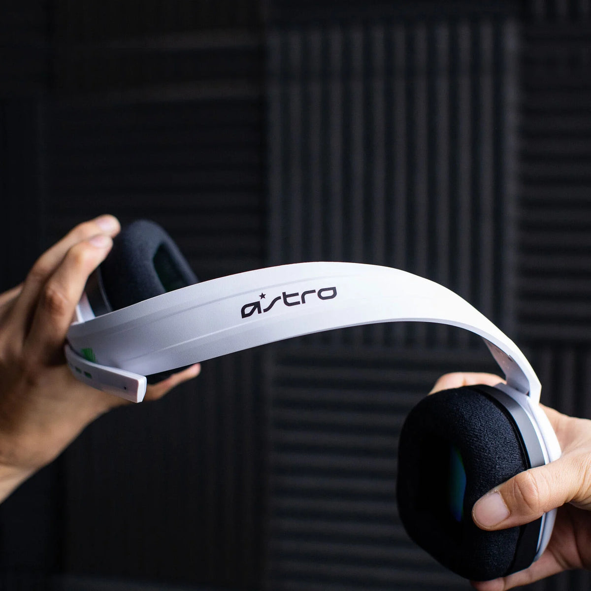 Wired Stereo Over-the-Ear Gaming Headset Y930