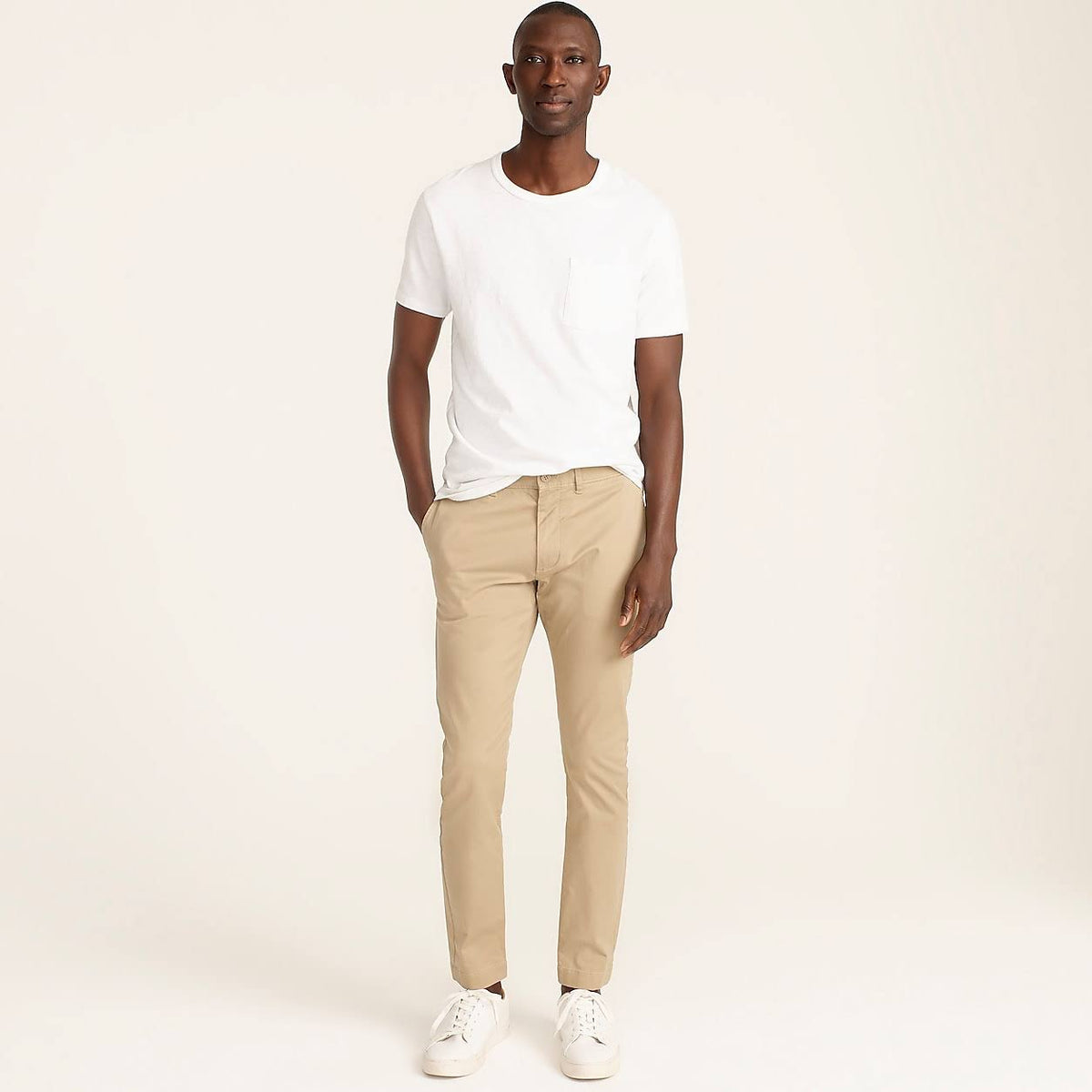 Skinny-Fit Stretch Chino Pant D680927