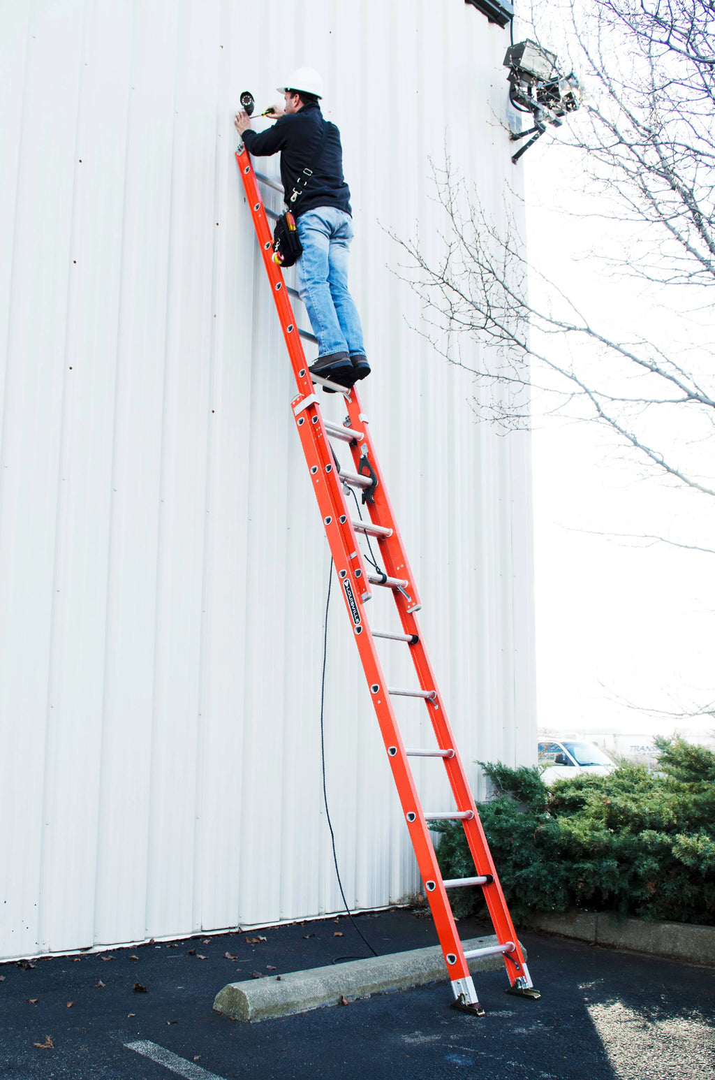 24 ft. Fiberglass Extension Ladder P517
