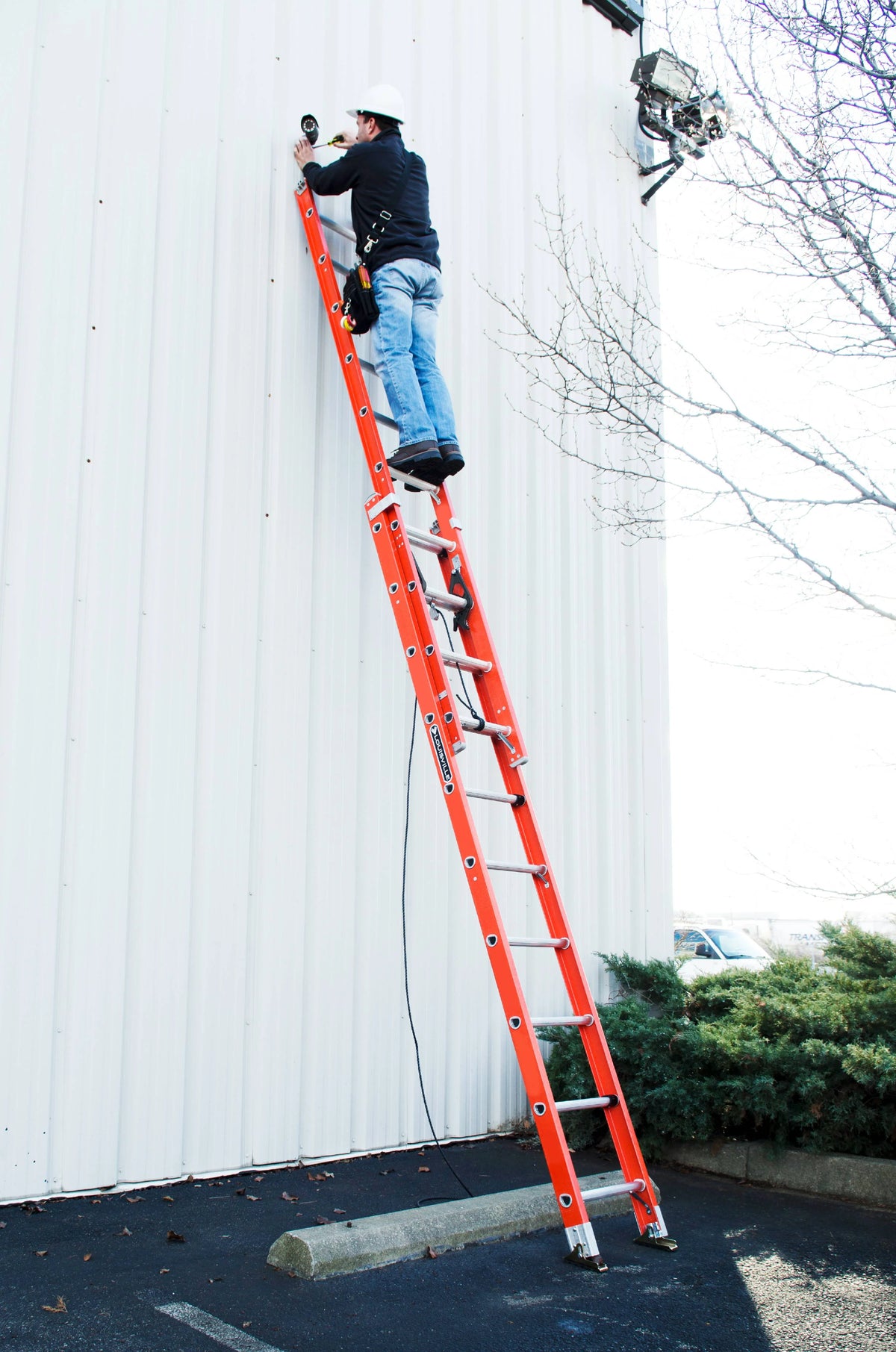 24 ft. Fiberglass Extension Ladder P517